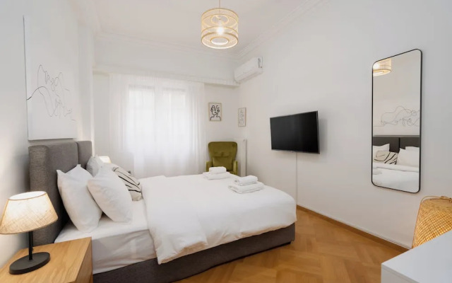 Modern apartment near Lycabettus hill with balcony