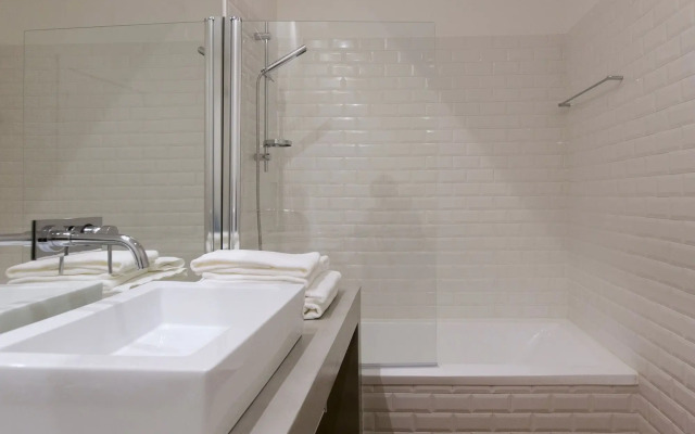 The 8 Downtown Suites