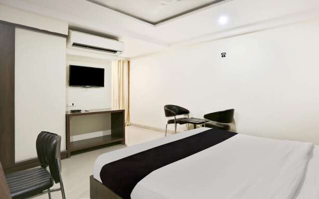 Capital O 9003 Halcyon Deccan Inn