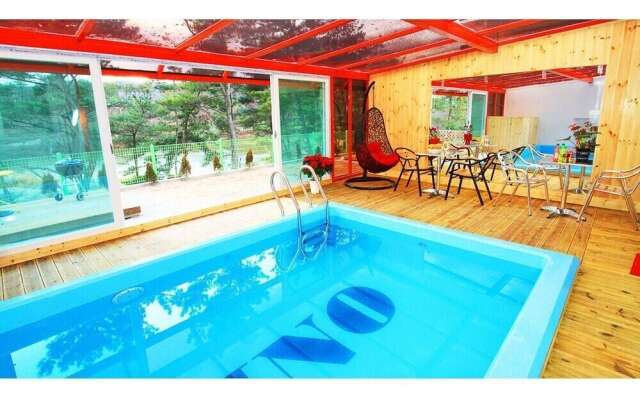 Camino Poolvilla Pension