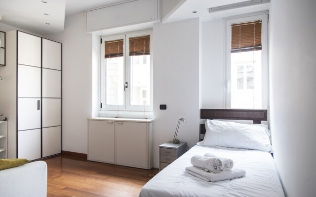 Bright Terrace Apartment in University District