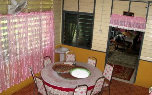 Homestay Kampung Lonek