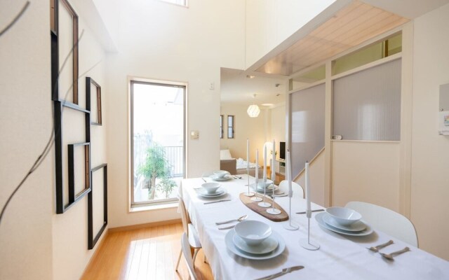 Station & White Osaka station 4BR luxury house