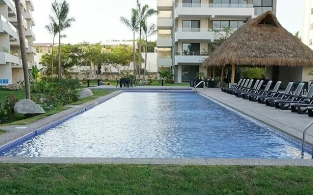 CONDO LOMA by TRVL2HM