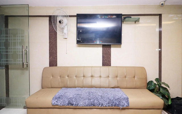 OYO 8219 Hotel Manan