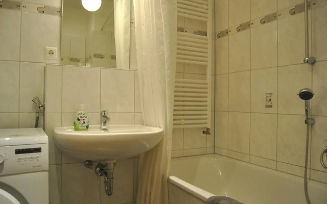 Adoreo Apartments & Suites