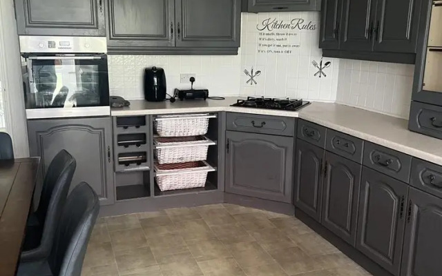 Basildon 3 Bedroom - Free Parking, Private Garden