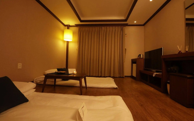 Yihua Hotel
