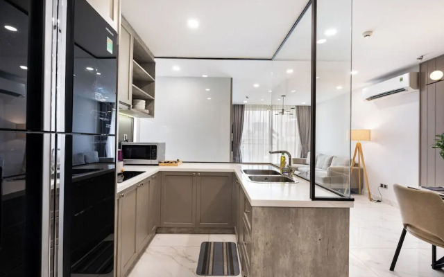 2BR Luxury in District 7