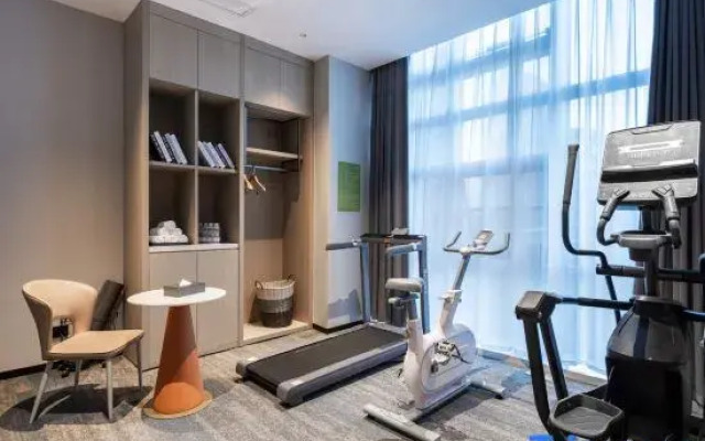 Meilun Hotel (Hefei South Station Luogang Park)