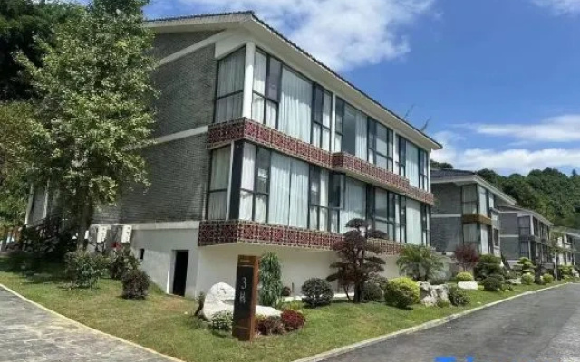 lianshandongyunshuanglonghujiudian