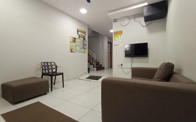 OYO HOME 90261 Hom2rex Kuching Homestay