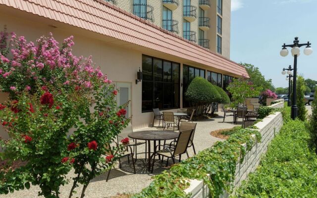 Embassy Suites Tulsa I-44