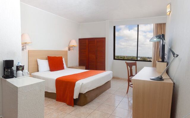 Hotel & Suites Real del Lago