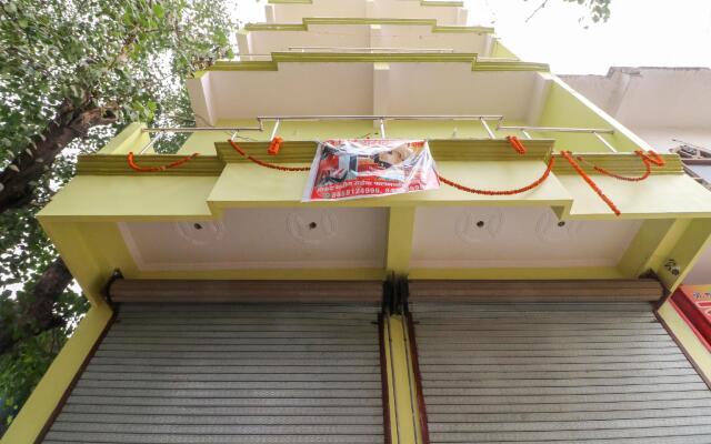 OYO Flagship 64304 Shri Hari Residency
