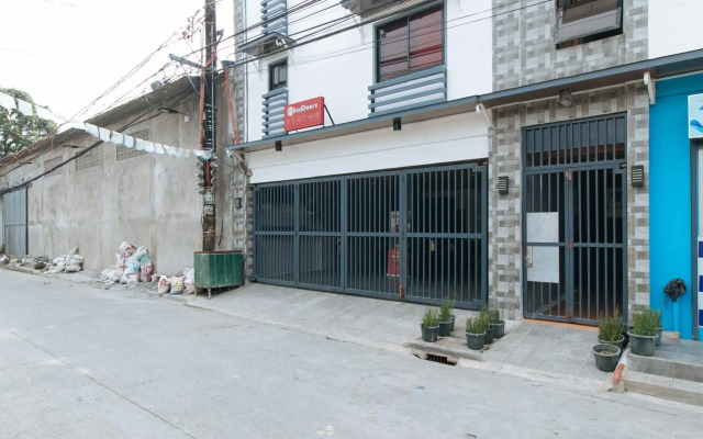 RedDoorz near Christ the King Medical Center