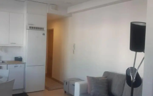 Pieni moderni saunallinen kaksio keskustan lähellä