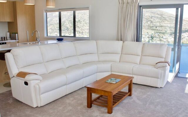 52a Preston Heights Apartment