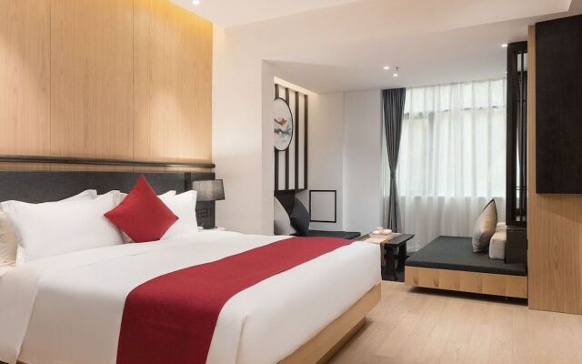 Huali Hotel