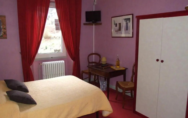 Logis Hotel du Val dAure