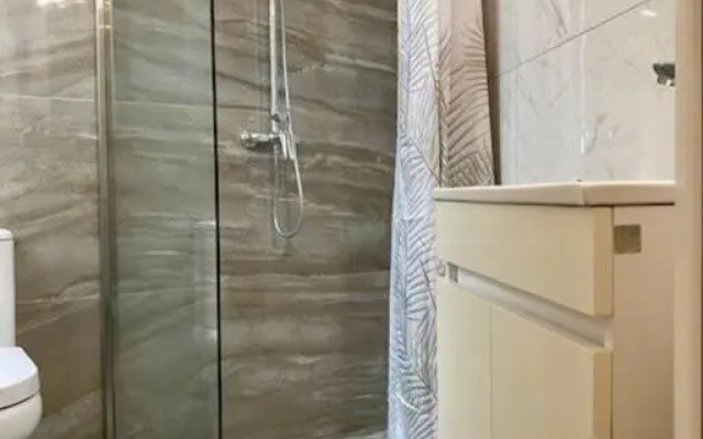 Sliema, Stylish 1 Bedroom Apartment with Parking.