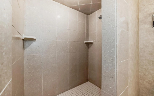 Stony Plain Inn and Suites