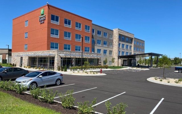 Holiday Inn Express And Suites Madison West - Middleton, an IHG Hotel