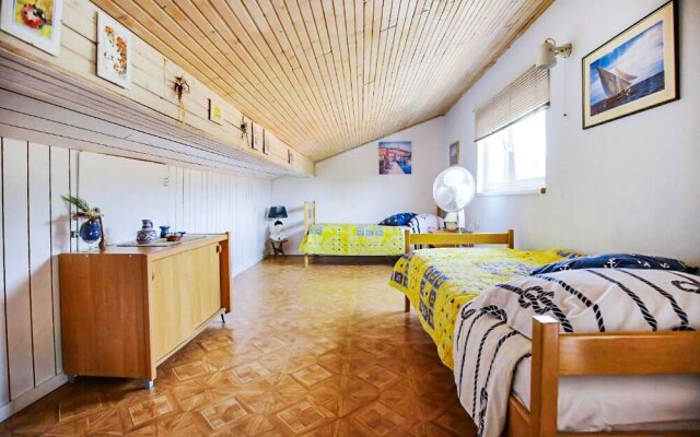 Amazing Apartment in Otok Ist With Wifi and 2 Bedrooms