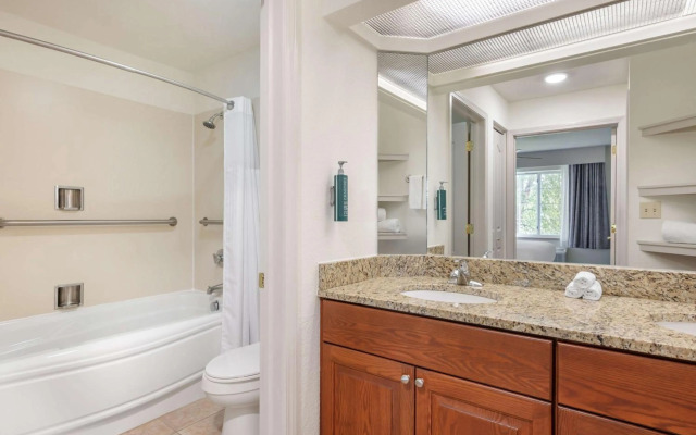 Hilton Vacation Club Varsity Club South Bend, IN