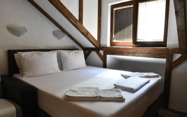 Canyon Matka Hotel