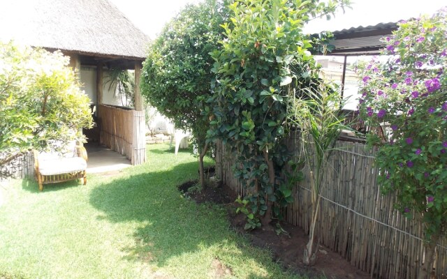 Orlando West Guest House - Hostel