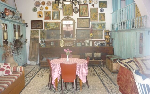 Traditional Villa 7 Mins Drive From Haraki Beach