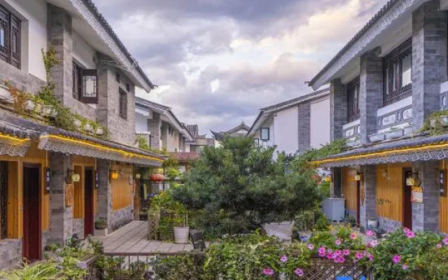 Floral Hotel Dali Honglongjing Junrui