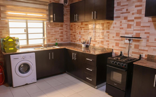 Bol Lodge And Apartment