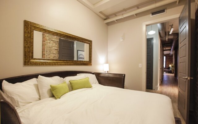 Broadway by Nashville Vacations