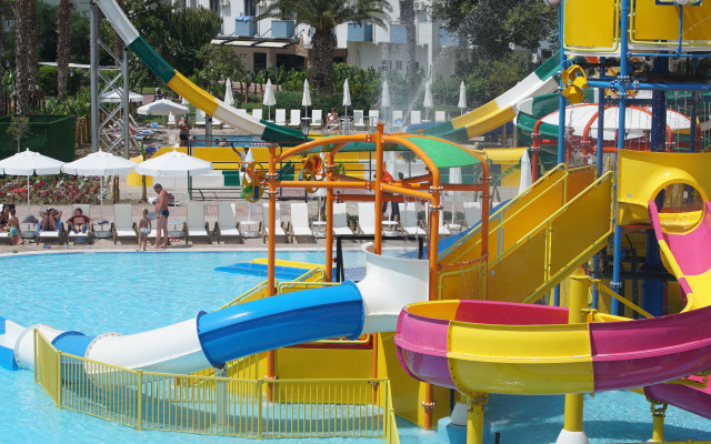 Club Aqua Plaza