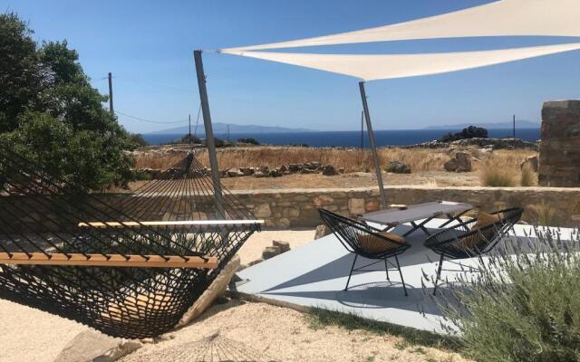 The Hedonist Square cycladic house with sea view