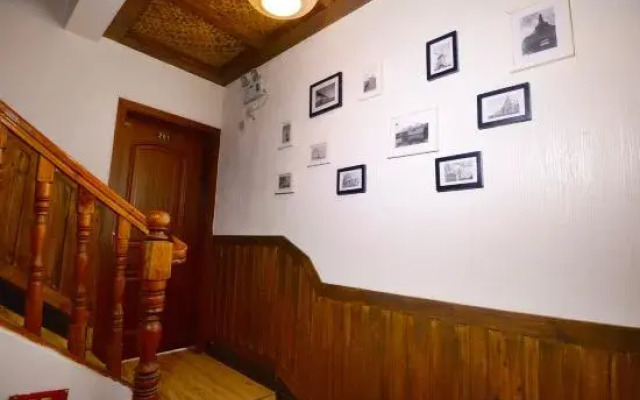 Phoenix Tuojianglou Diaojiaolou Inn