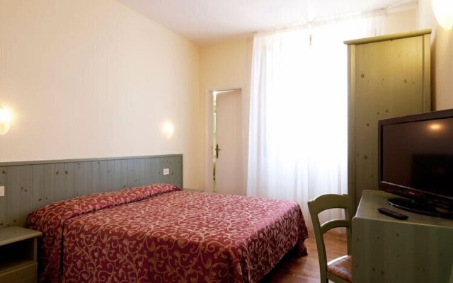 Hotel Savoia E Campana