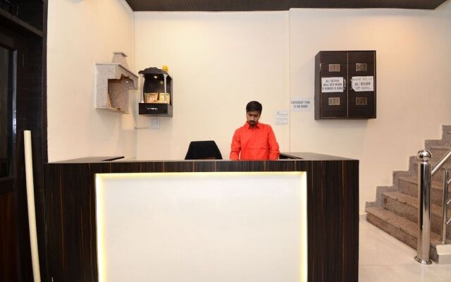 OYO 40235 Aashiaana Guest House