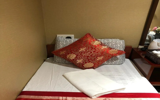 Rich Hotel