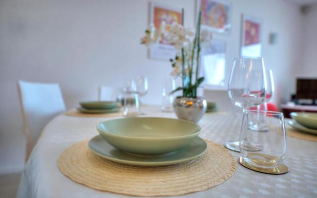Bright and spacious 3 bedroom apartment with breathtaking views - GOSLM3