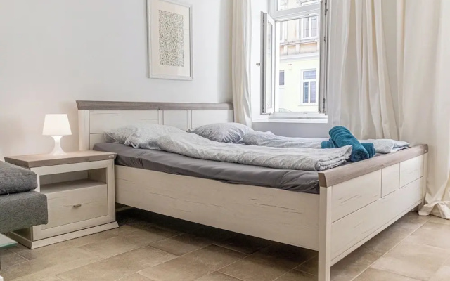 Central Vienna Elegant 1BR Apartment