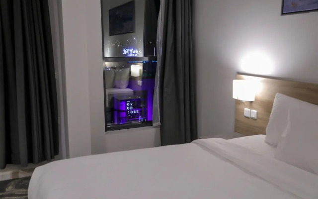 Laten Suites Al Salim Plaza