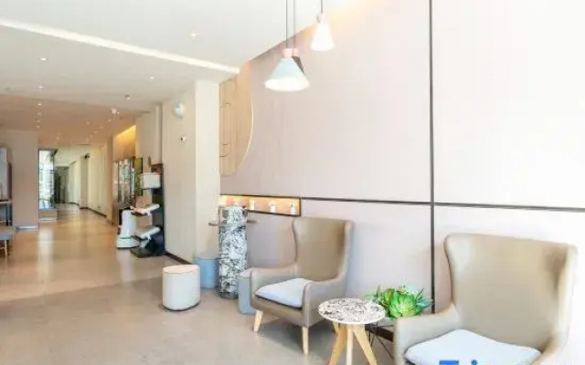 Homeinn Ease (Holingol Railway Station Chuangye Road)