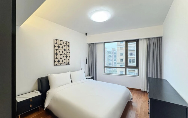 Tyms Entire bedroom Apt By Takashimaya