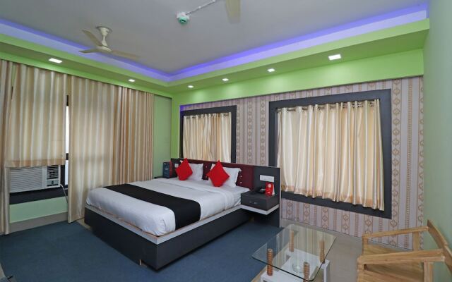 Capital O 30565 Pabitra Royal Regency
