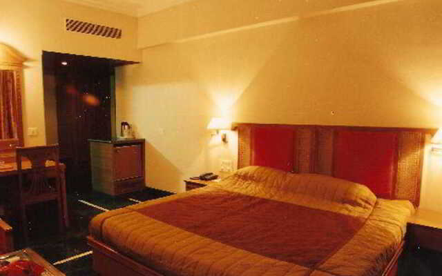 Hotel Raj Vilas Place
