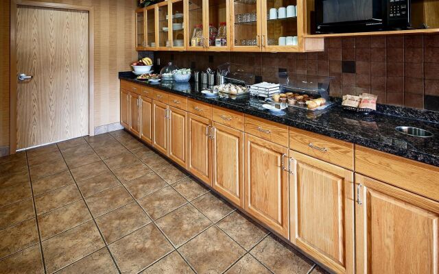 Best Western Plus Country Meadows Inn