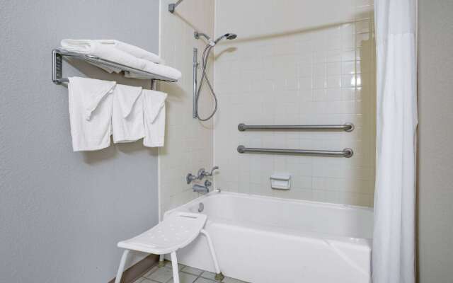Days Inn by Wyndham Cambridge